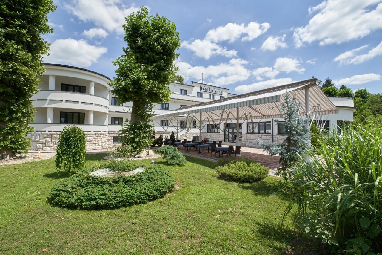 Hotel Korona Harkany Exterior photo