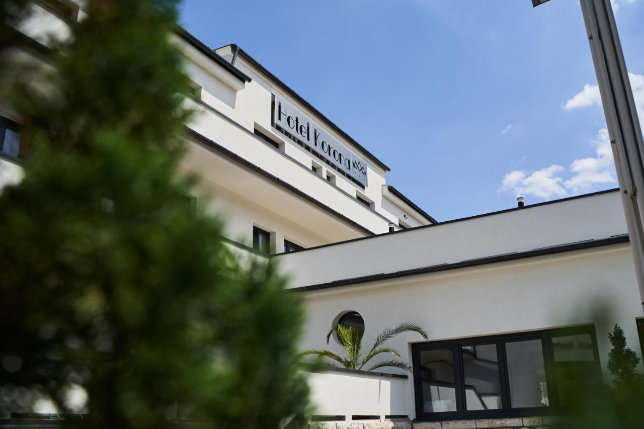 Hotel Korona Harkany Exterior photo