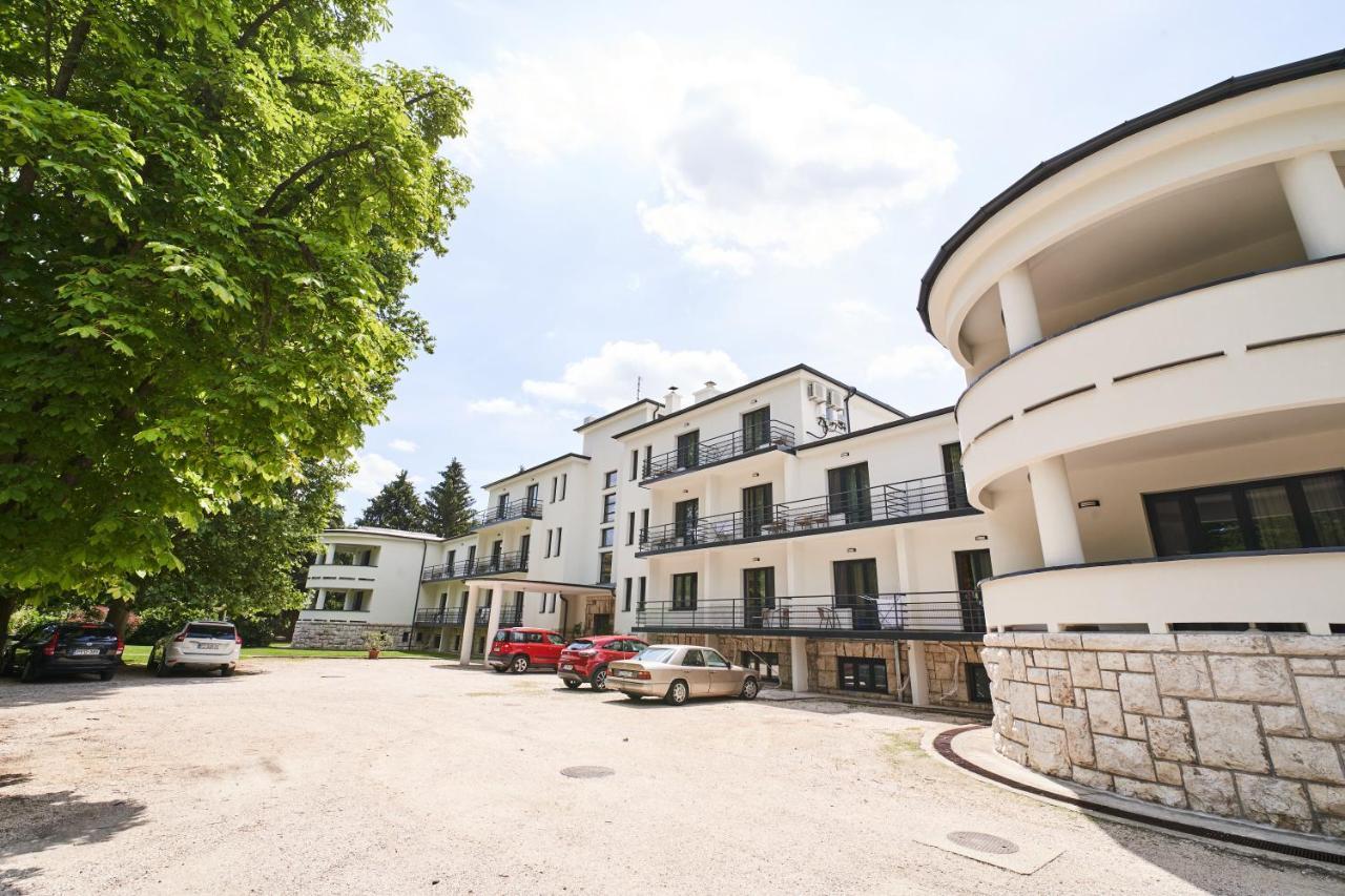 Hotel Korona Harkany Exterior photo