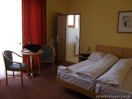 Hotel Korona Harkany Room photo